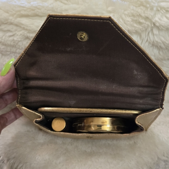 Vintage Gold Makeup Kit Clutch - Picture 4 of 16
